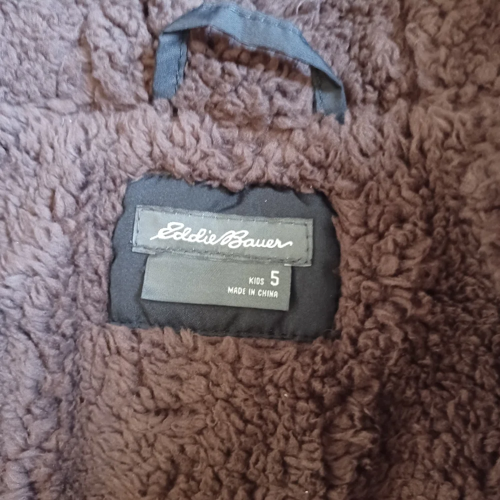 Eddie Bauer Kid's Puffer Jacket - Picture 6 of 8